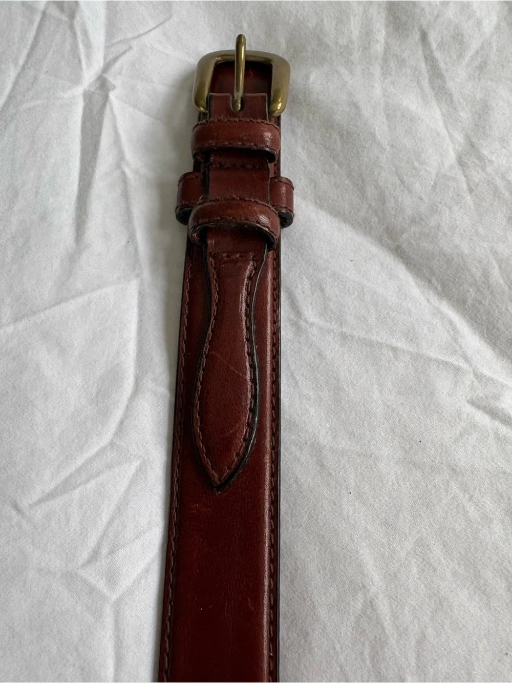 Classic Brown Leather Women's Belt with Brass-Tone Buckle Western simplicity